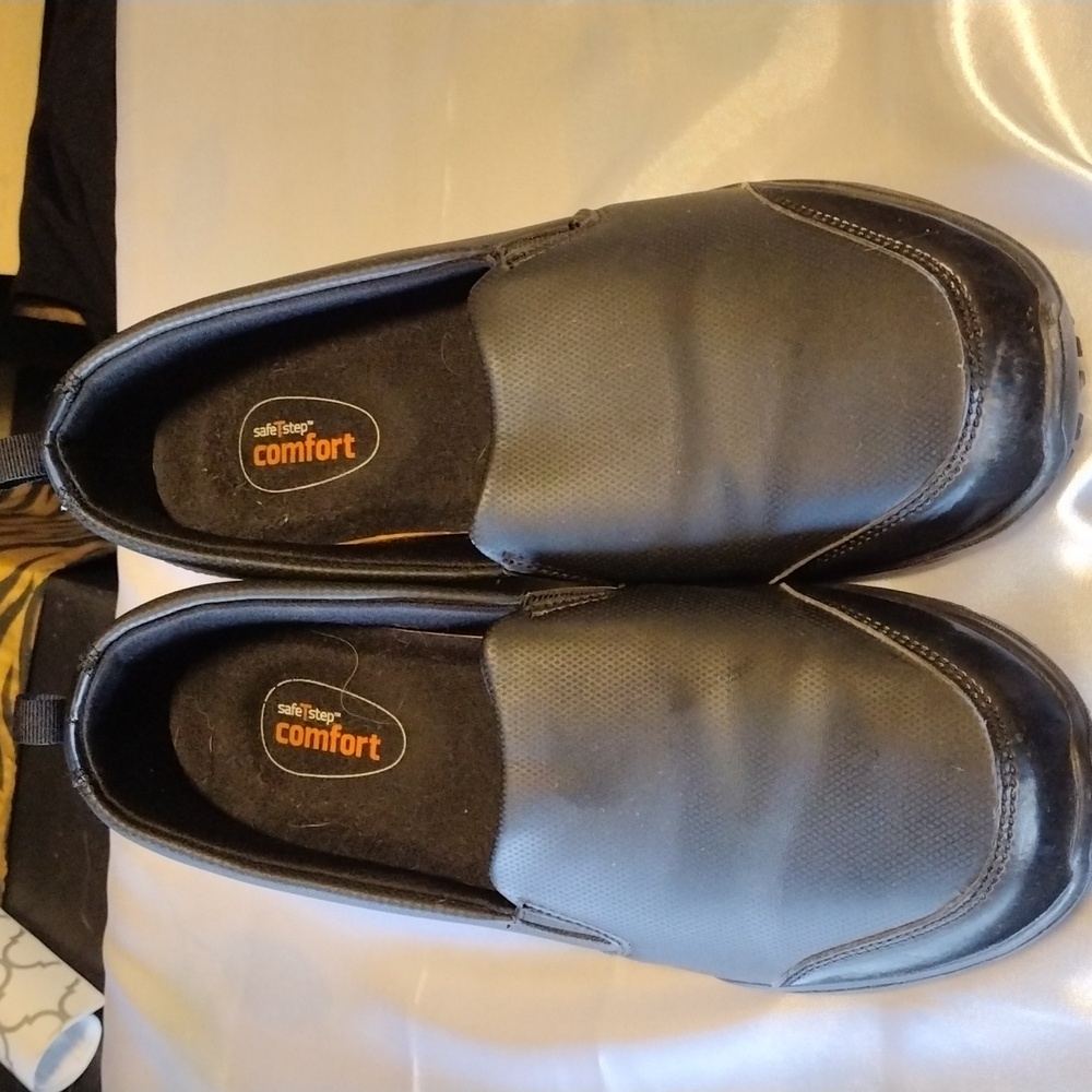 Men's skid and slip resistant work shoes